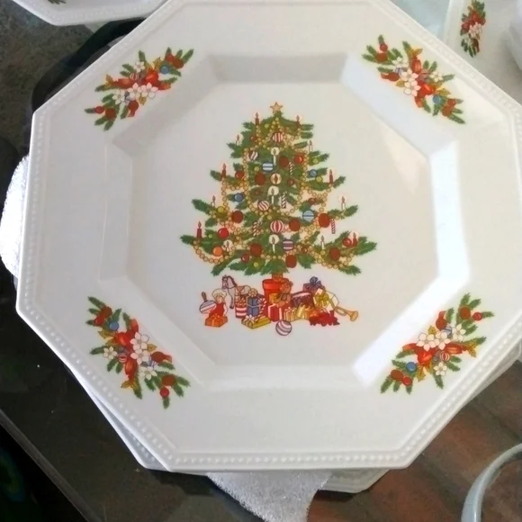 Fairfield Fine China 4 place settings